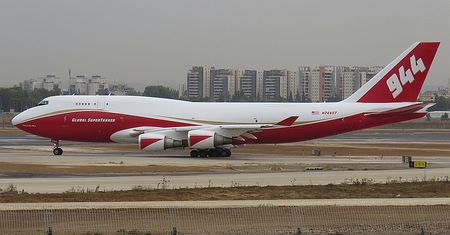 Amazonia. Pożar gasi Boeing 747 Supertanker - największy samolot gaśniczy świata [zobacz wideo]