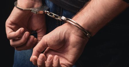 Wrocław: Dziadek gwałcił swoją kilkuletnią wnuczkę. Trafi do więzienia na kilka lat