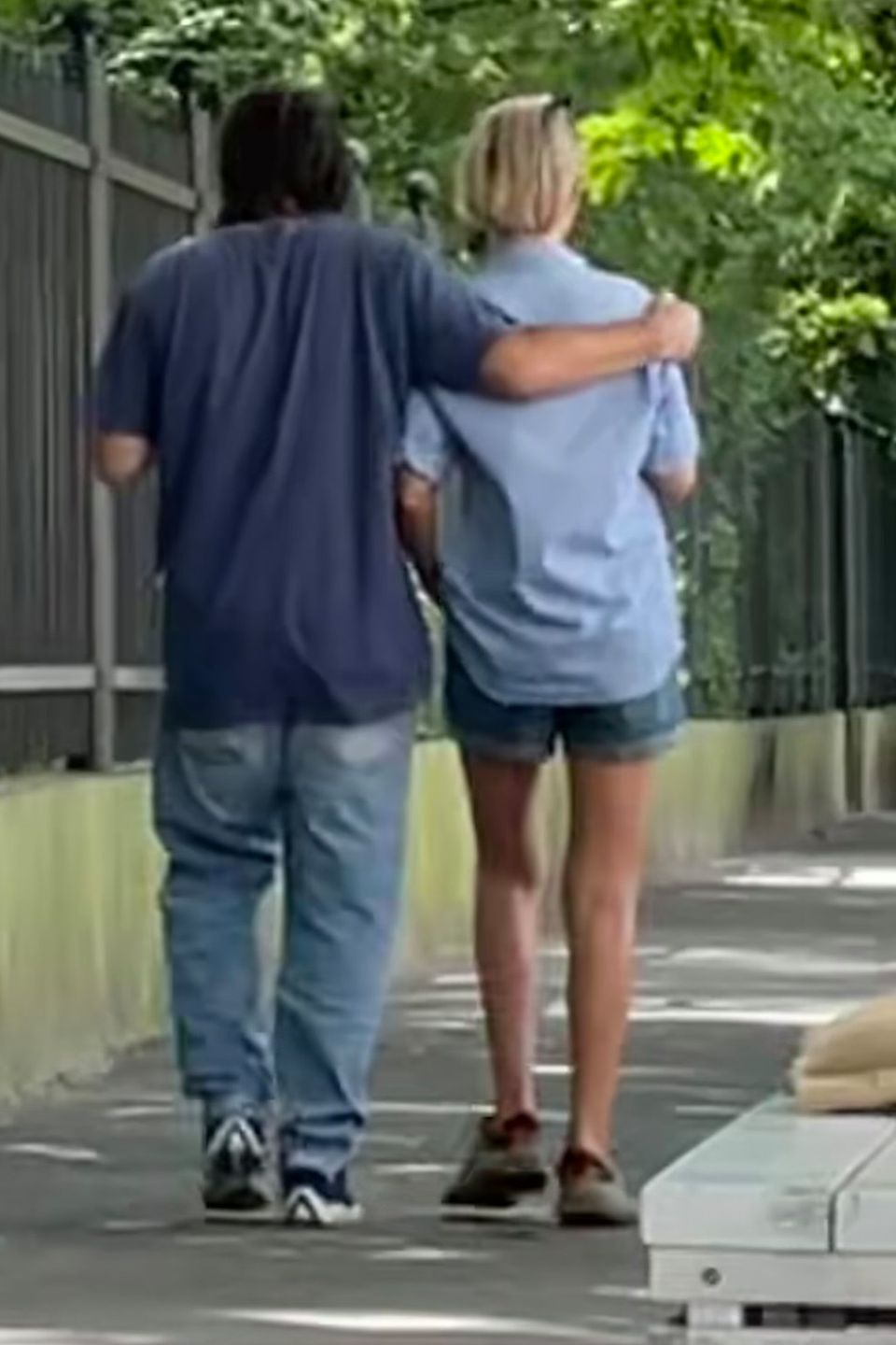 Kasia Stankiewicz na spacerze z partnerem