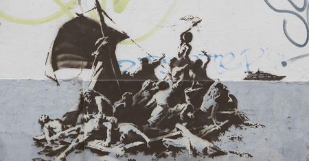 Mieszkańcy długo cieszyli się muralem Banksy'ego. Aż do czasu remontu