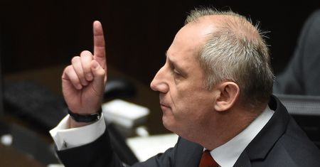 Sławomir Neumann nie zgadza się z partyjną koleżanką. "Jej słowa nie są rozsądne"