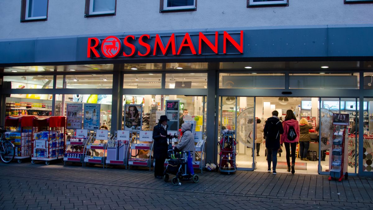 Rossman promocje. 2+2 gratis na ochronę przed słońcem i owadami