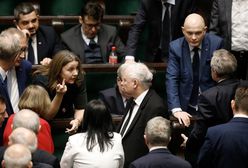 Jarosław Kaczyński nie chciał karać Joanny Lichockiej za środkowy palec. "Ma dług wdzięczności"