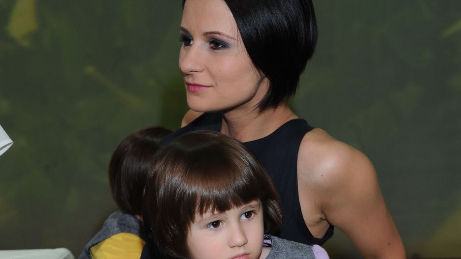 Vivienne Wiśniewska z mamą Anną Świątczak w 2011 roku