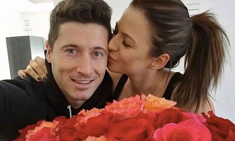 Robert Lewandowski ma dzisiaj urodziny! Anna Lewandowska z samego rana zamieściła życzenia i piękne zdjęcie męża