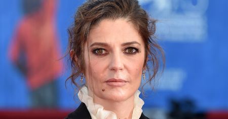 LOOK OF THE DAY: Chiara Mastroianni w garniturze Gucci