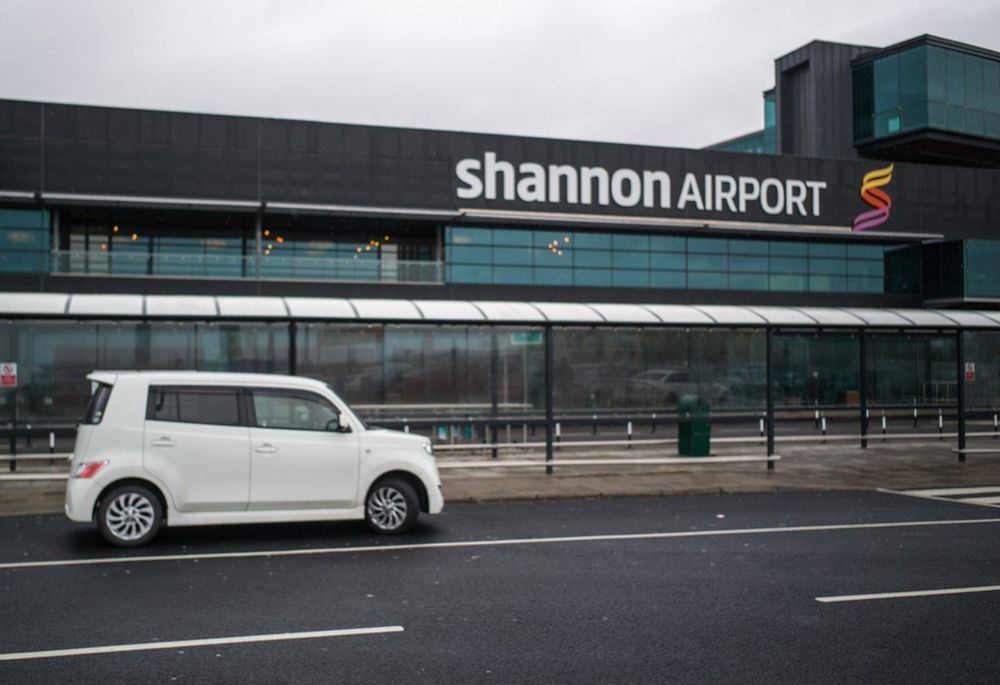 Loty na lotnisku w Shannon zawieszone. Samolot zapalił się przed startem
