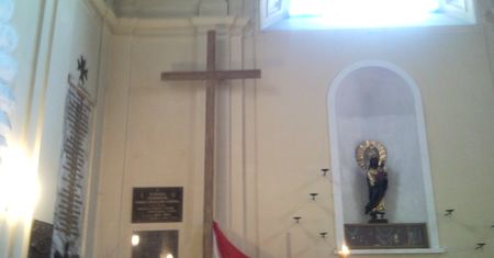 Przeniosą krzyż, który stał sprzed Pałacem Prezydenckim. Trafi na plac Piłsudskiego