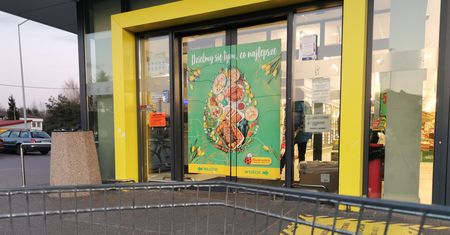 Wielkanoc 2020. Sklepy otwarte w Wielki Piątek i Wielką Sobotę. Godziny otwarcia - Biedronka, Lidl, Kaufland i Carrefour