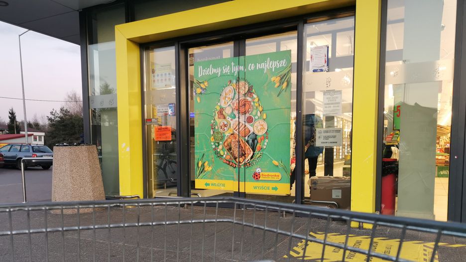 Wielkanoc 2020. Sklepy otwarte w Wielki Piątek i Wielką Sobotę (Biedronka, Lidl, Kaufland i Carrefour)