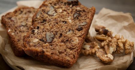 Śniadaniowy chlebek bananowy. Prosty przepis krok po kroku