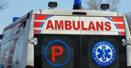 Lublin. Dziecko wypadło z okna, zajmowała się nim pijana matka