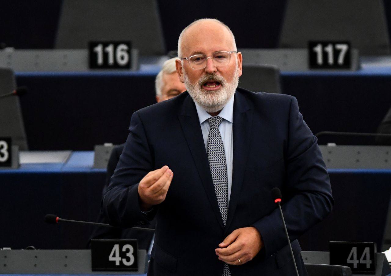 To nie koniec. Frans Timmermans zapowiada "pilne działania" ws. Polski