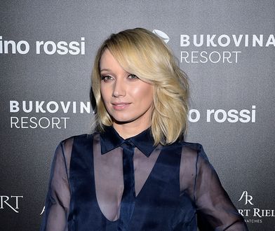 Joanna Orleańska w granatowym komplecie