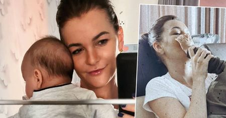 Agnieszka Radwańska z synkiem na kolanach. Pierwszy raz dobrze widać buzię Kubusia. Ale wyrósł!