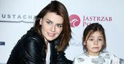 Natasza Urbańska jest wpatrzona w córeczkę
