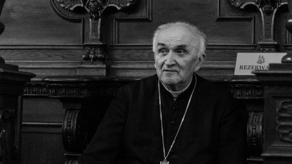 Ksiądz infułat Janusz Bielański  miał 79 lat