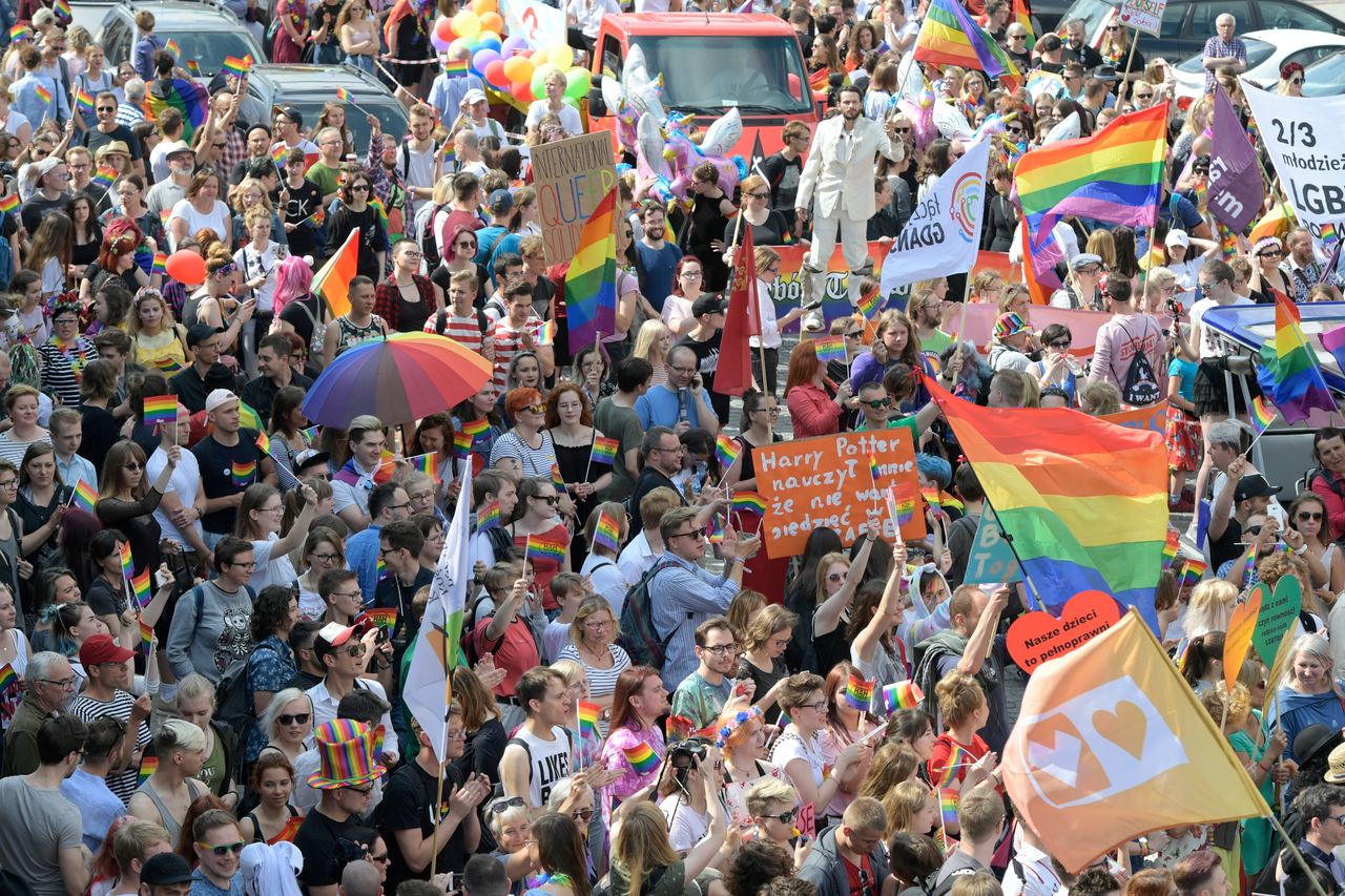 Marsz Równości w centrum Gdańska. Na trasie liczne kontrmanifestacje