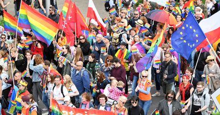Burzliwa sesja rzeszowskich radnych ws. promocji LGBT. "Atak na rodziny i niewinność dzieci"