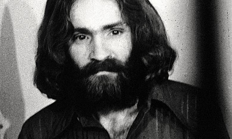 Charles Manson nie żyje. Zmarł największy zbrodniarz naszych czasów, który bestialsko zamordował żonę Romana Polańskiego