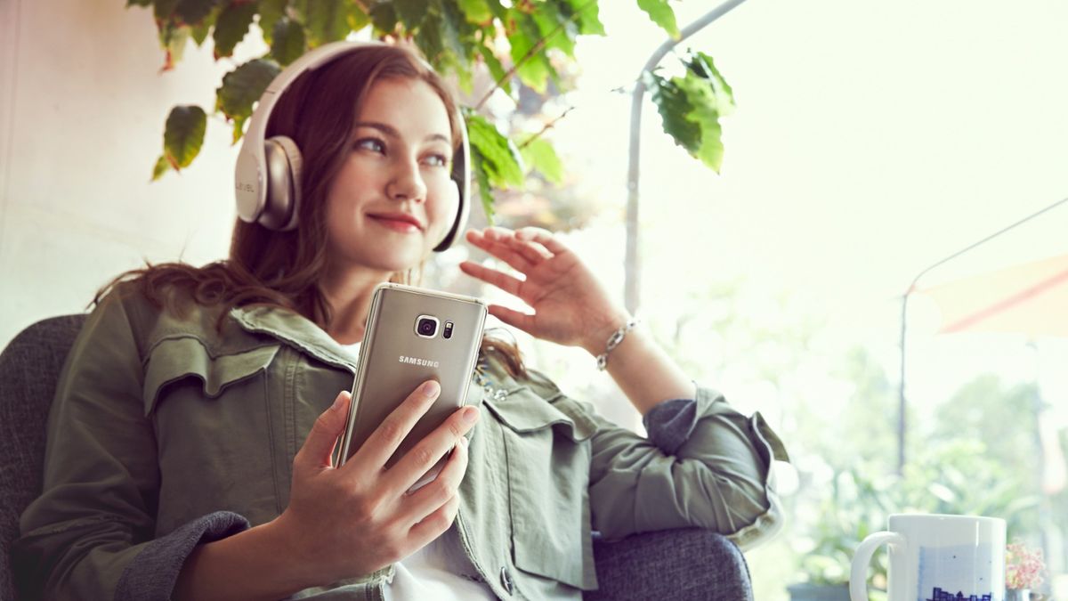 Użytkownicy iPhone'ów w USA mogą dostać na miesiąc flagowce Samsunga... za 1 dolara 1