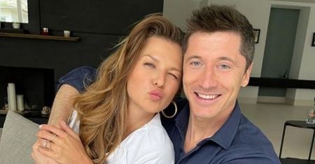 Odpicowana Anna Lewandowska tuli Roberta na balu maskowym u miliardera (ZDJĘCIA)
