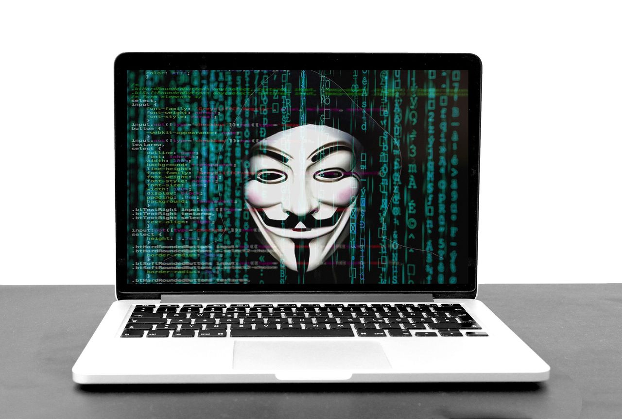 Anonymous kontynuują ataki. Przechwycili komunikaty rosyjskiego wojska