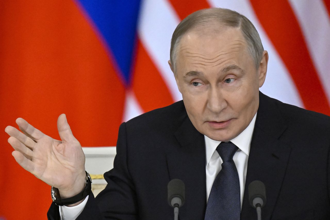 Russian and Ukrainian envoys converge in Istanbul for pivotal talks