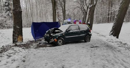 88-letni kierowca zginął. Tragiczny wypadek pod Olsztynem