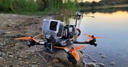 Podwodny dron. Wskoczył do wody, wyskoczył pod wodospadem