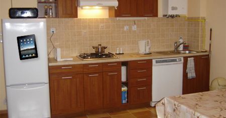 Przyklej iPada do lodówki za pomocą magnesu