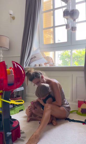 Małgorzata Rozenek wróciła z Azji