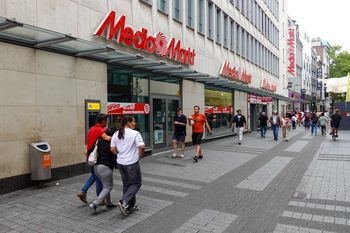 Prezent na komunię w Media Markt. Hulajnoga elektryczna 50 proc. taniej