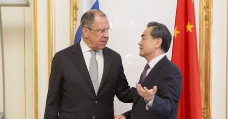 Absurdalne słowa szefa MSZ Rosji w Chinach. Ale Ławrow nie żartował