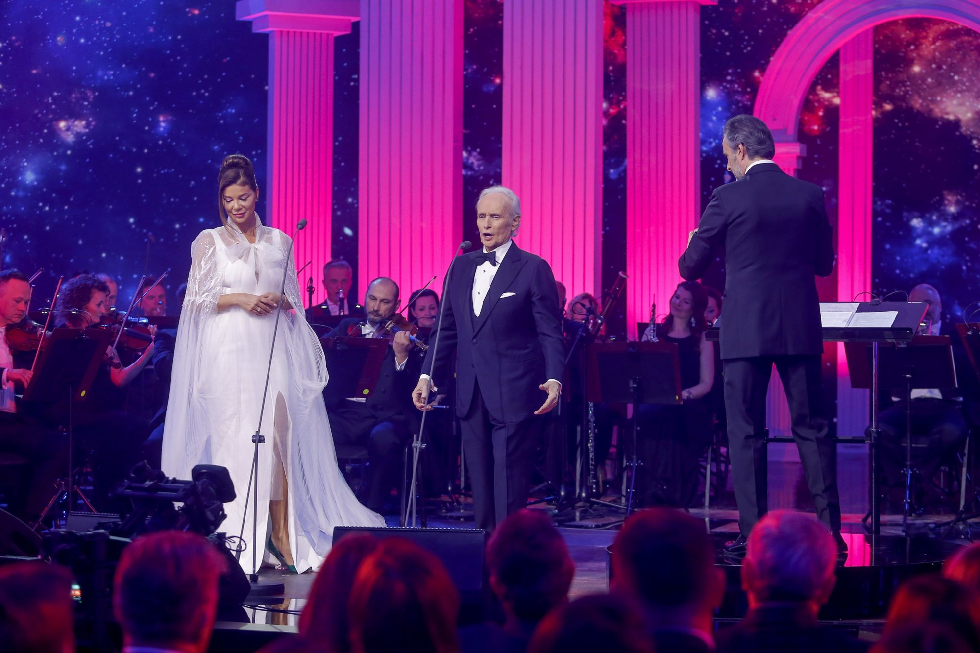 Edyta Górniak miała zablokować publikację zdjęć z koncertu, bo wypadła na nich "ZA GRUBO"