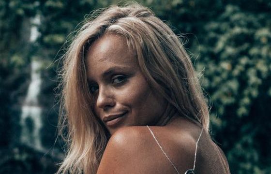 Blogerka Anna Skura krytykowana, bo pochwaliła się wyjazdem na zaproszenie księcia Arabii Saudyjskiej