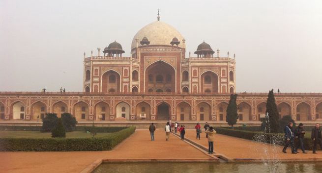 Zanieczyszczenie powietrza w New Delhi przyczyną otyłości i astmy wśród dzieci