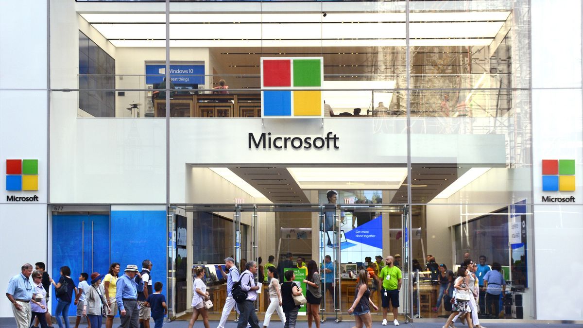 Microsoft zamyka sklepy Microsoft Store, ale zapłaci regularną pensję swoim pracownikom, fot. Robert Alexander/Getty Images