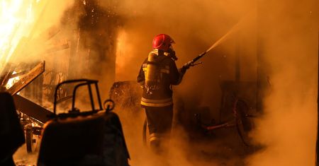 #11pytań do strażaka cz. 2: "Wewnątrz płonącego budynku chodzi się po omacku"