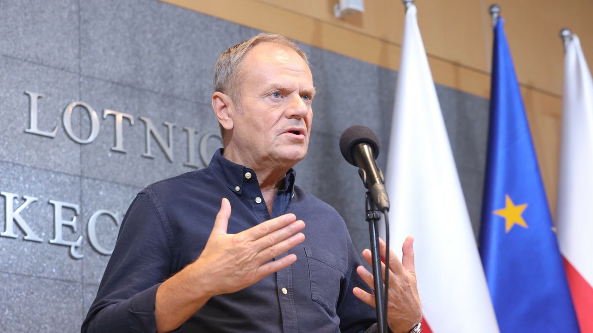 Konferencja premiera przed wylotem na tereny dotkni?te powodzi?
16.09.2024 Warszawa Konferencja premiera przed wylotem na tereny dotkniete powodzia, fot. Tomasz Jastrzebowski/REPORTER
n/z: Donald Tusk
Tomasz Jastrzebowski/REPORTER