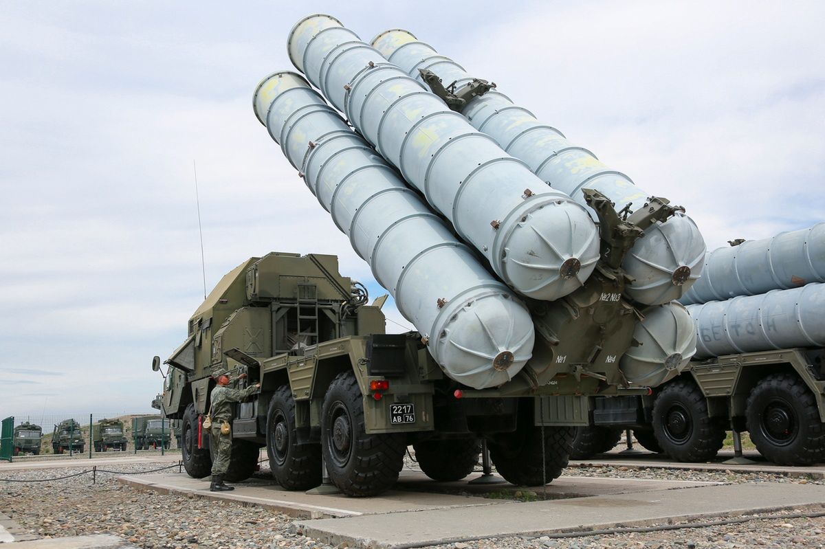 The S-300PS air defense system during the exercises of the 24th Anti-Aircraft Missile Brigade in Naro-Fominsk.