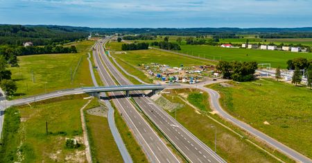 Kierowcy czekali latami. 400 km trasy w pełni otwarte od piątku