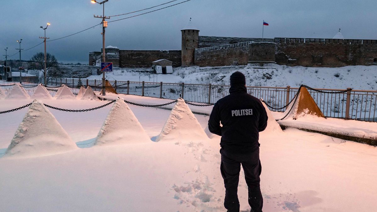 Estonia zamyka drzwi. Tysiąc żołnierzy z Rosji z zakazem wjazdu. Na zdjęciu przejście graniczne estońsko-rosyjskie w Narvie