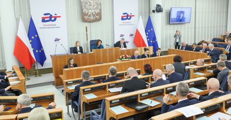 Kontrowersje wokół doniesień Kamińskiego. Senat odpowiada