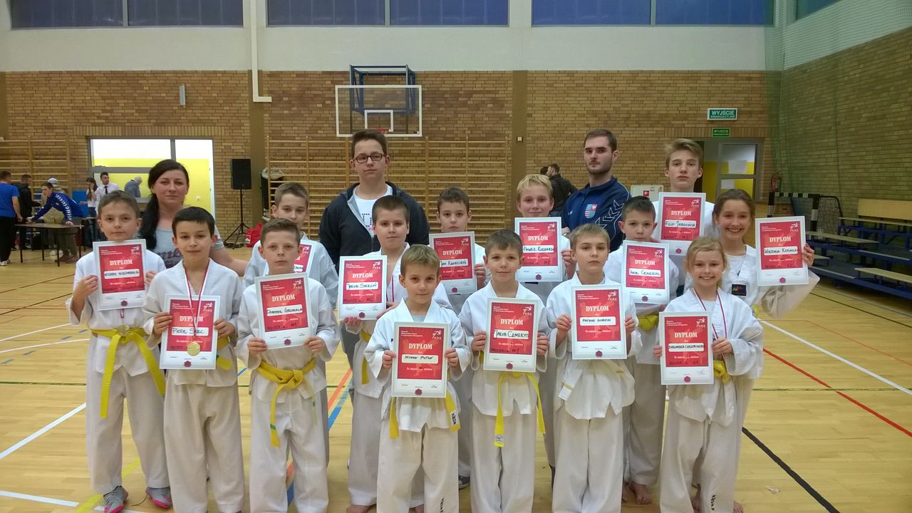 Sukces ostrowieckich zawodników taekwondo w Puławach