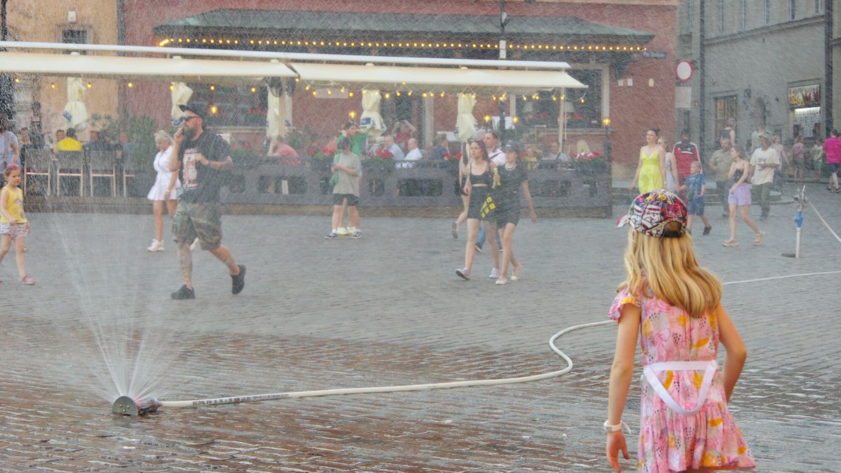 IMGW wydało ostrzeżenia przed upałami dla całej Polski.