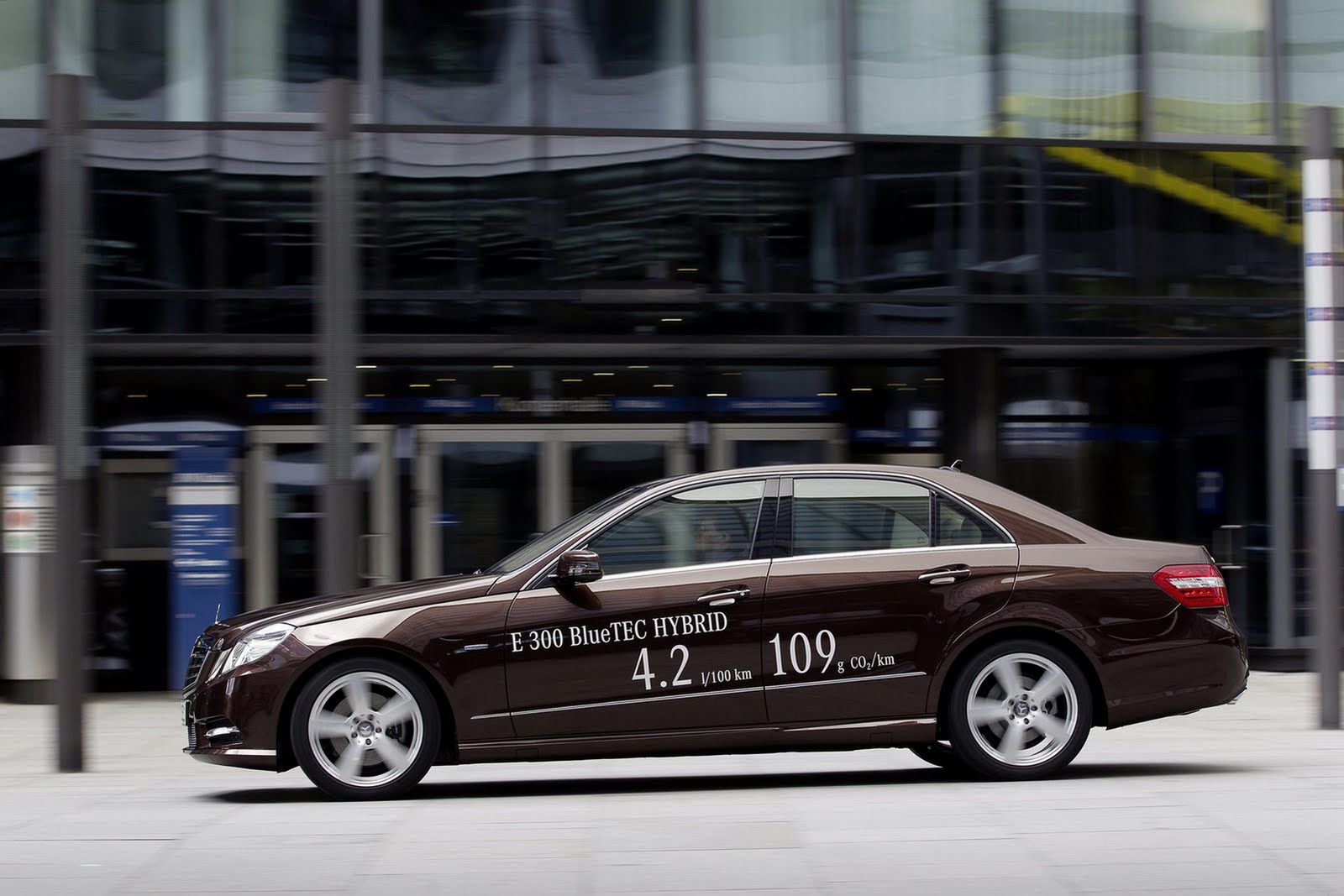 Mercedes E300 BlueTEC Hybrid i E400 Hybrid