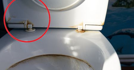 Żółte plamy wreszcie znikną. Wystarczy kilka minut