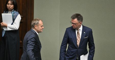 "Mamy dobre relacje". Zapytali Tuska o Hołownię