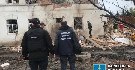 Rosyjska rakieta spadła na muzeum w Kupiańsku. Jedna osoba nie żyje, ludzie pod gruzami